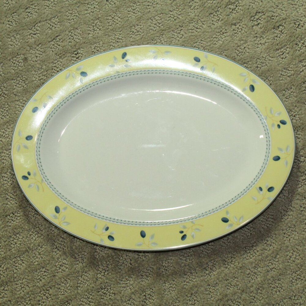 Royal Doulton blueberry 12 1/8" x 8 7/8" Oval Platter